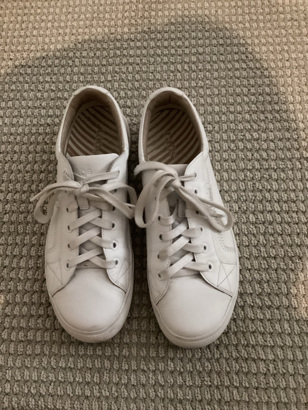 Taos white leather tennis shoe